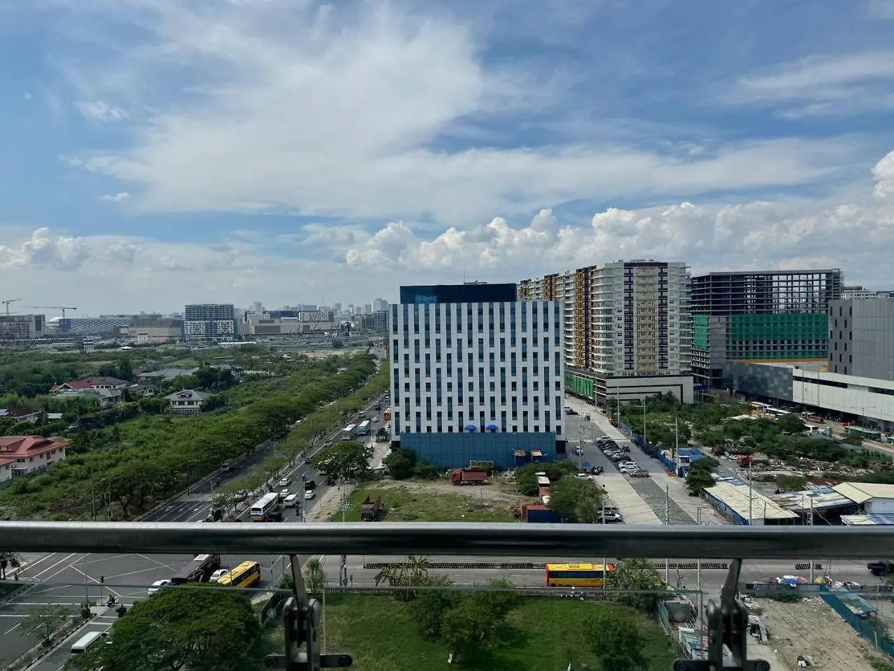 L Condotel Paranaque City Aparthotel