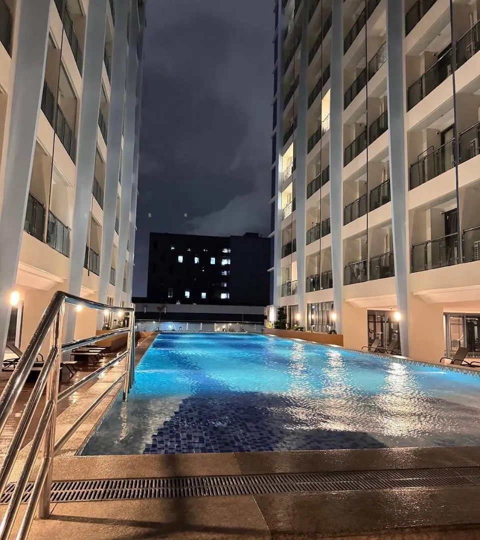 L Condotel Paranaque City Philippinen