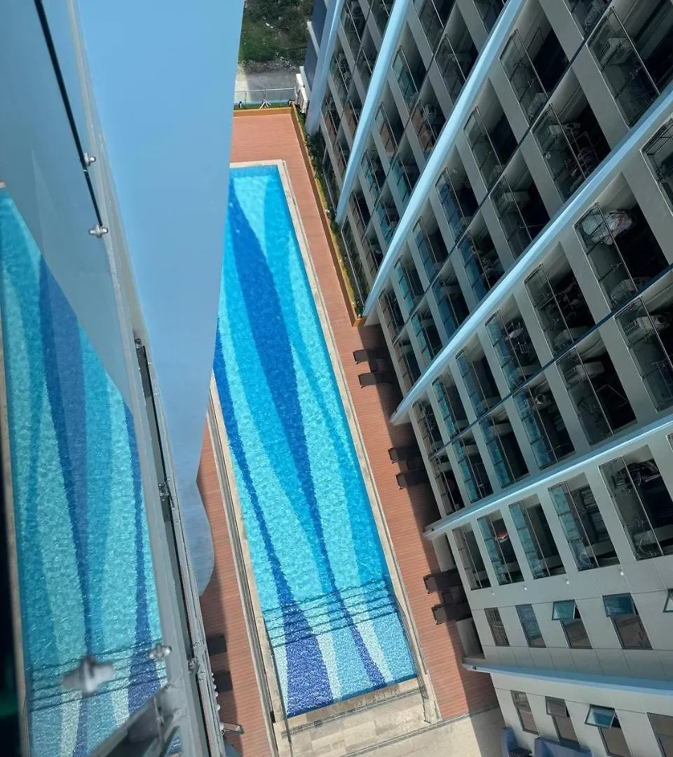 L Condotel Paranaque City 0*,